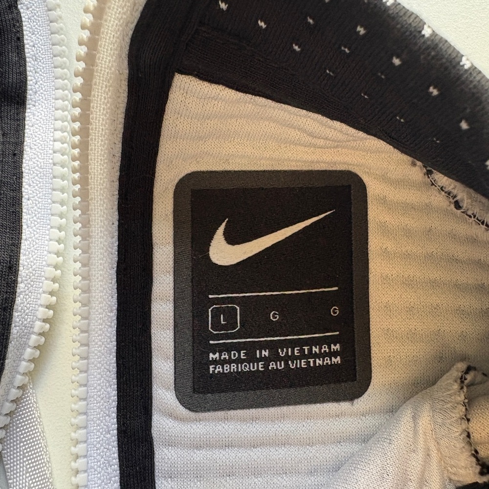 Nike Black and Gray Long Sleeve Top - Picture 3 of 4